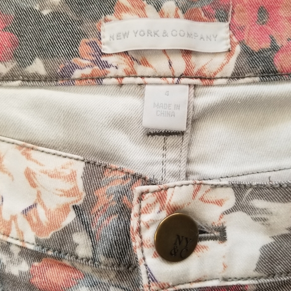 New York & Company Fall Floral Print Ankle Jeans - Picture 7 of 9